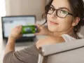 Czy telefon psuje wzrok? Jak chronić oczy przed ekranem?